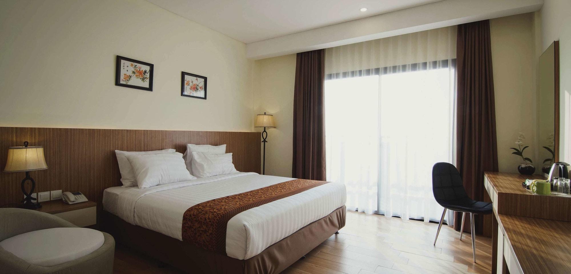 Golden Tulip Essential Belitung Hotel Tanjung Pandan Exterior photo