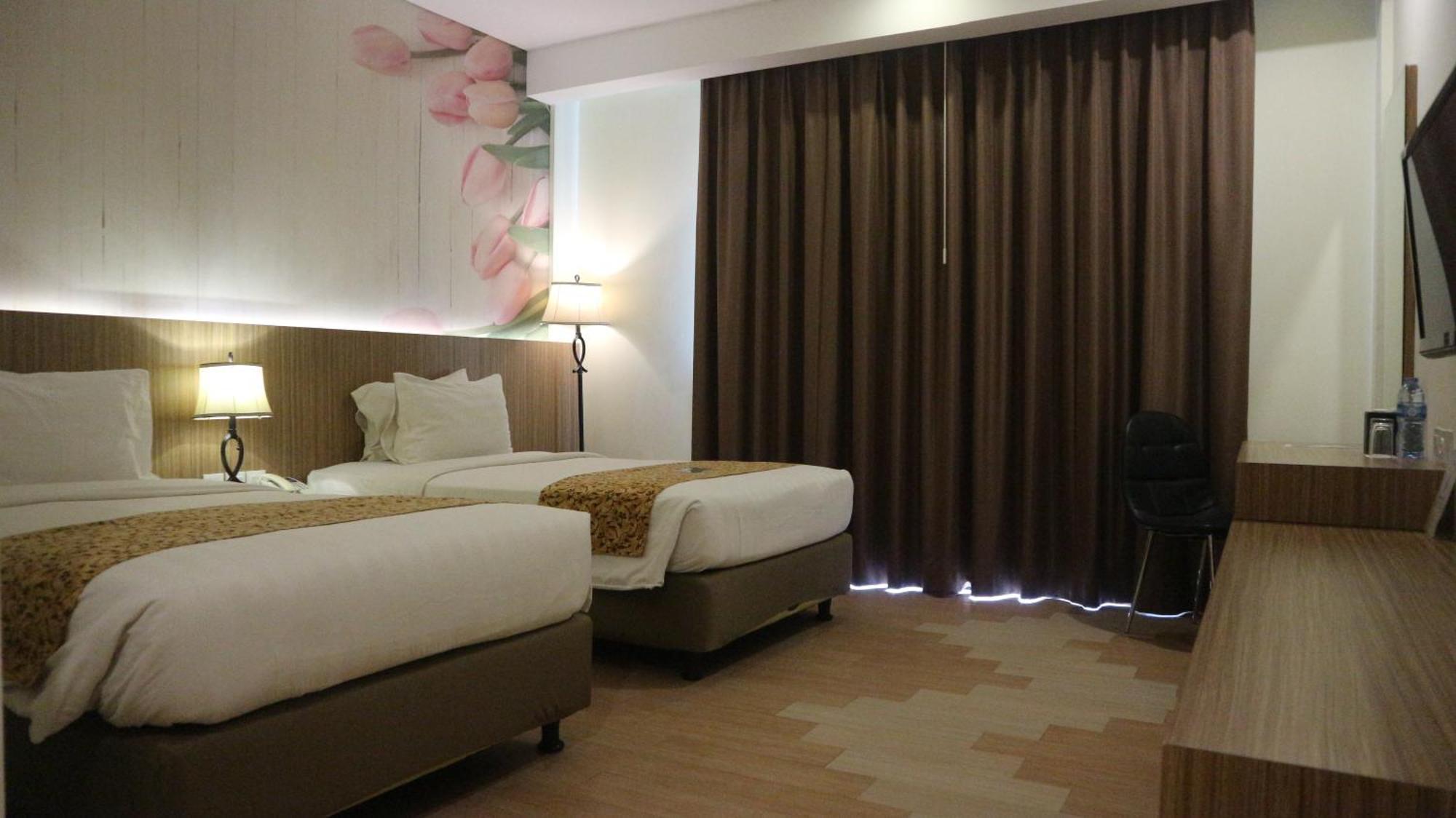 Golden Tulip Essential Belitung Hotel Tanjung Pandan Exterior photo