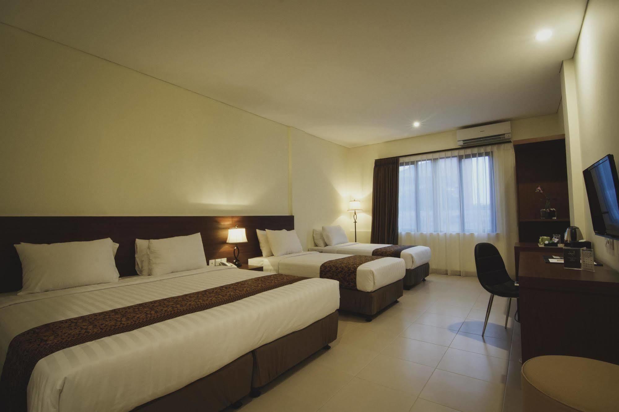 Golden Tulip Essential Belitung Hotel Tanjung Pandan Exterior photo